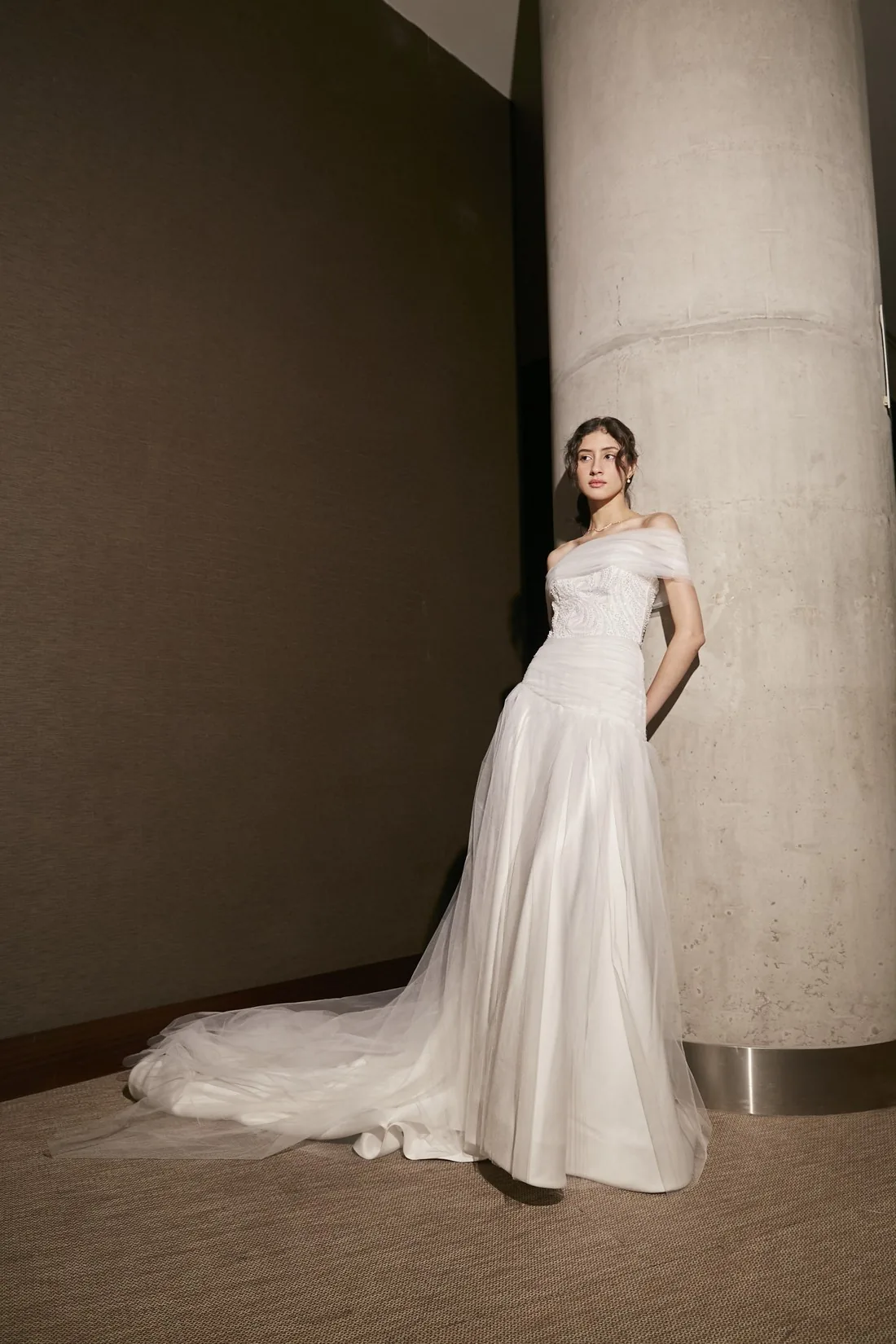 Vestido línea A con corpiño de perlas — Le Blanc